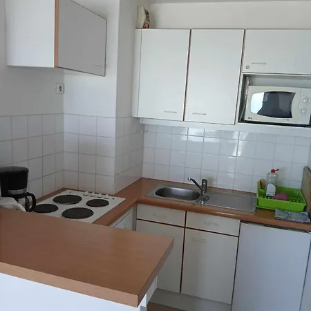 Face A La By Corinne アパート