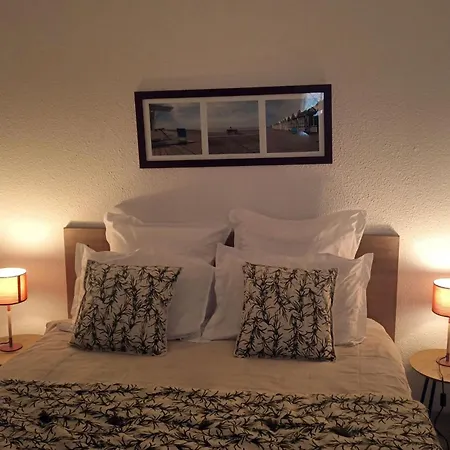 Face à La Corinne Mers-les-Bains