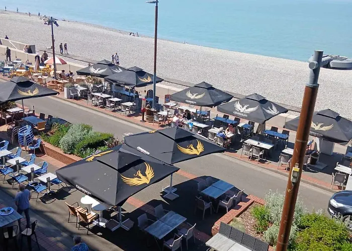 Face à La Corinne Appartement *